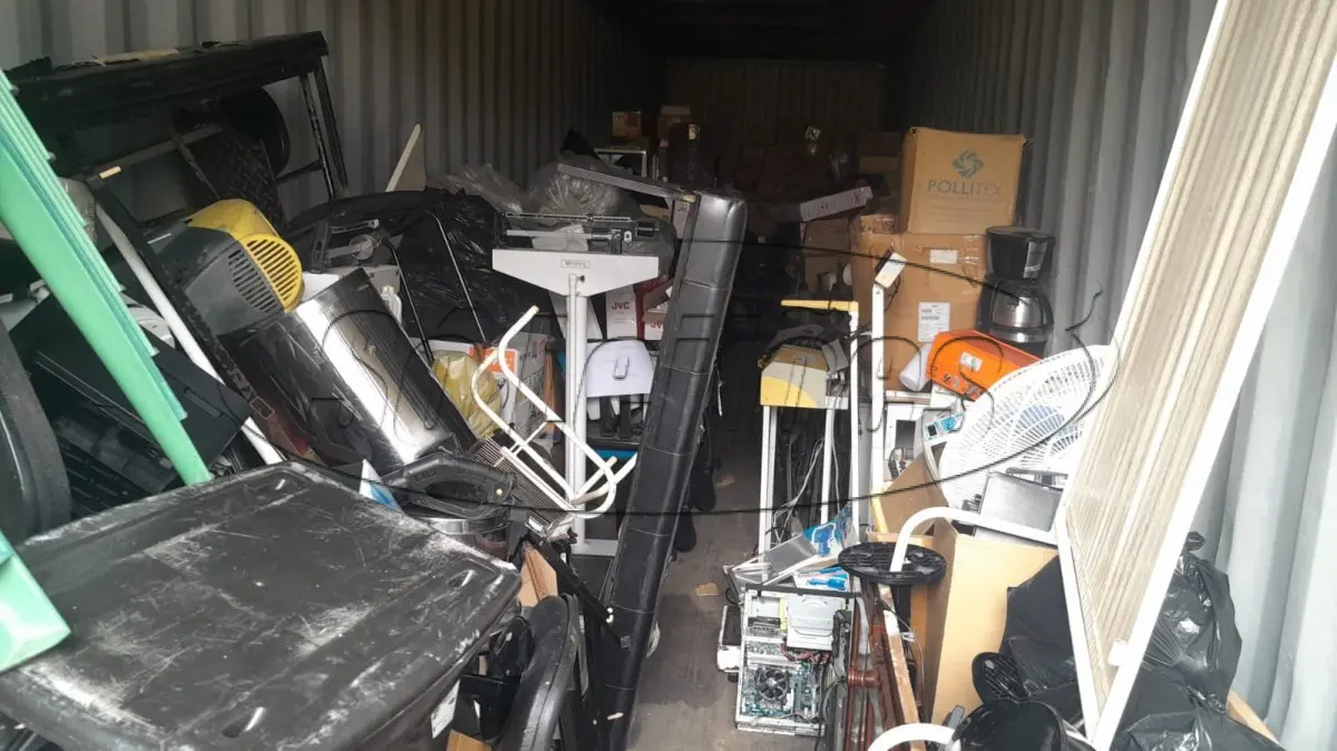 LOTE 010 - Materiais diversos