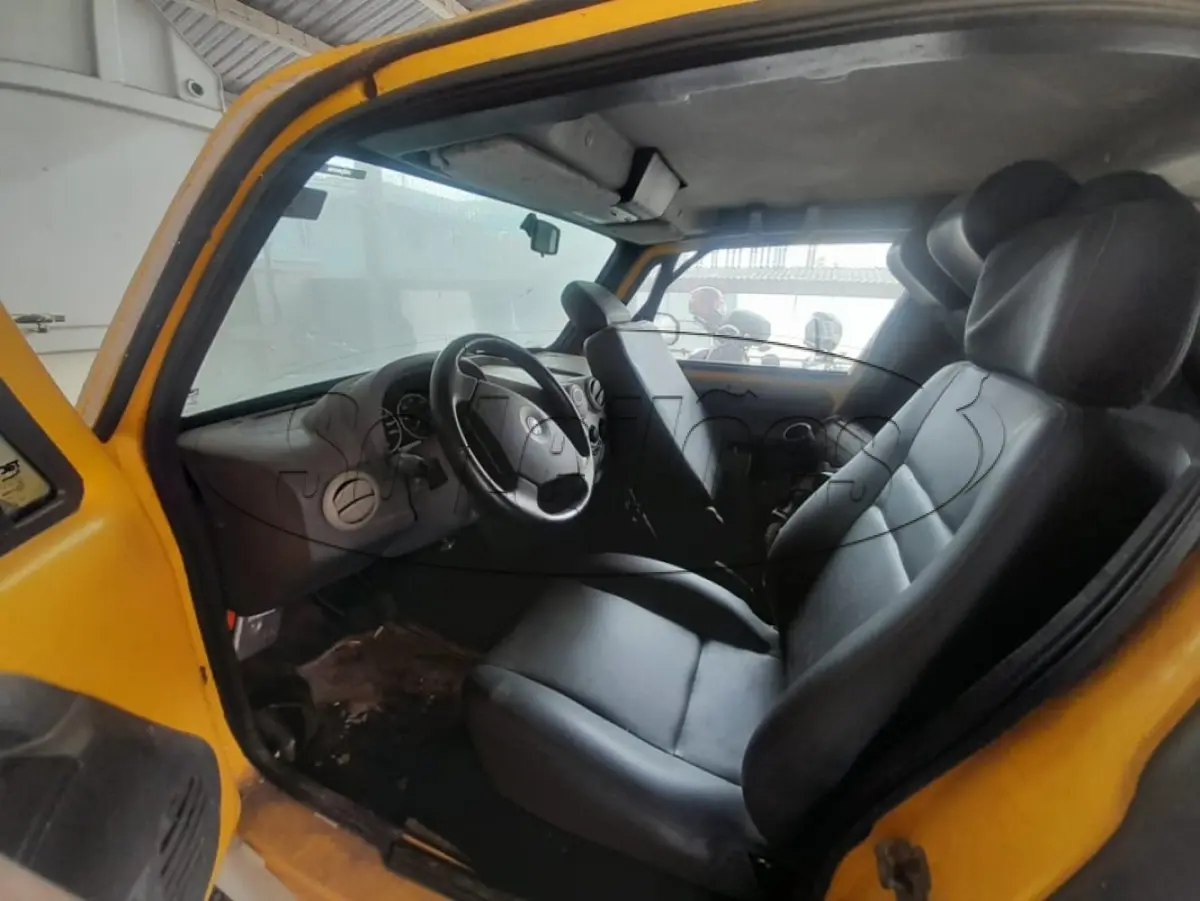 LOTE 002 - Jeep Sucata