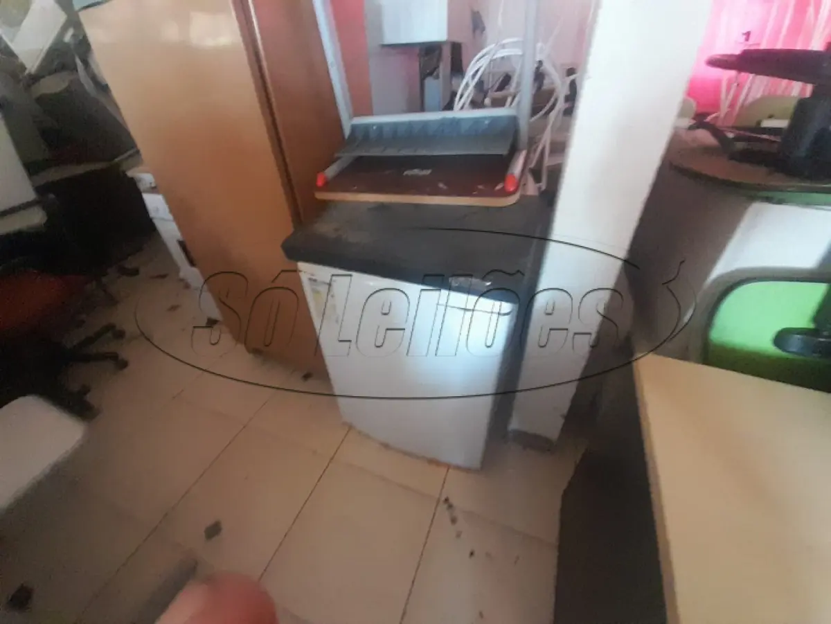 LOTE 010 - Materiais diversos