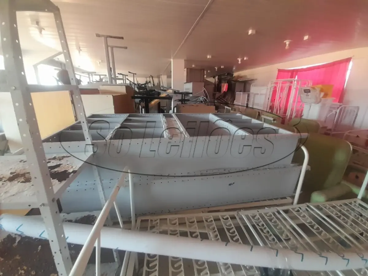 LOTE 010 - Materiais diversos