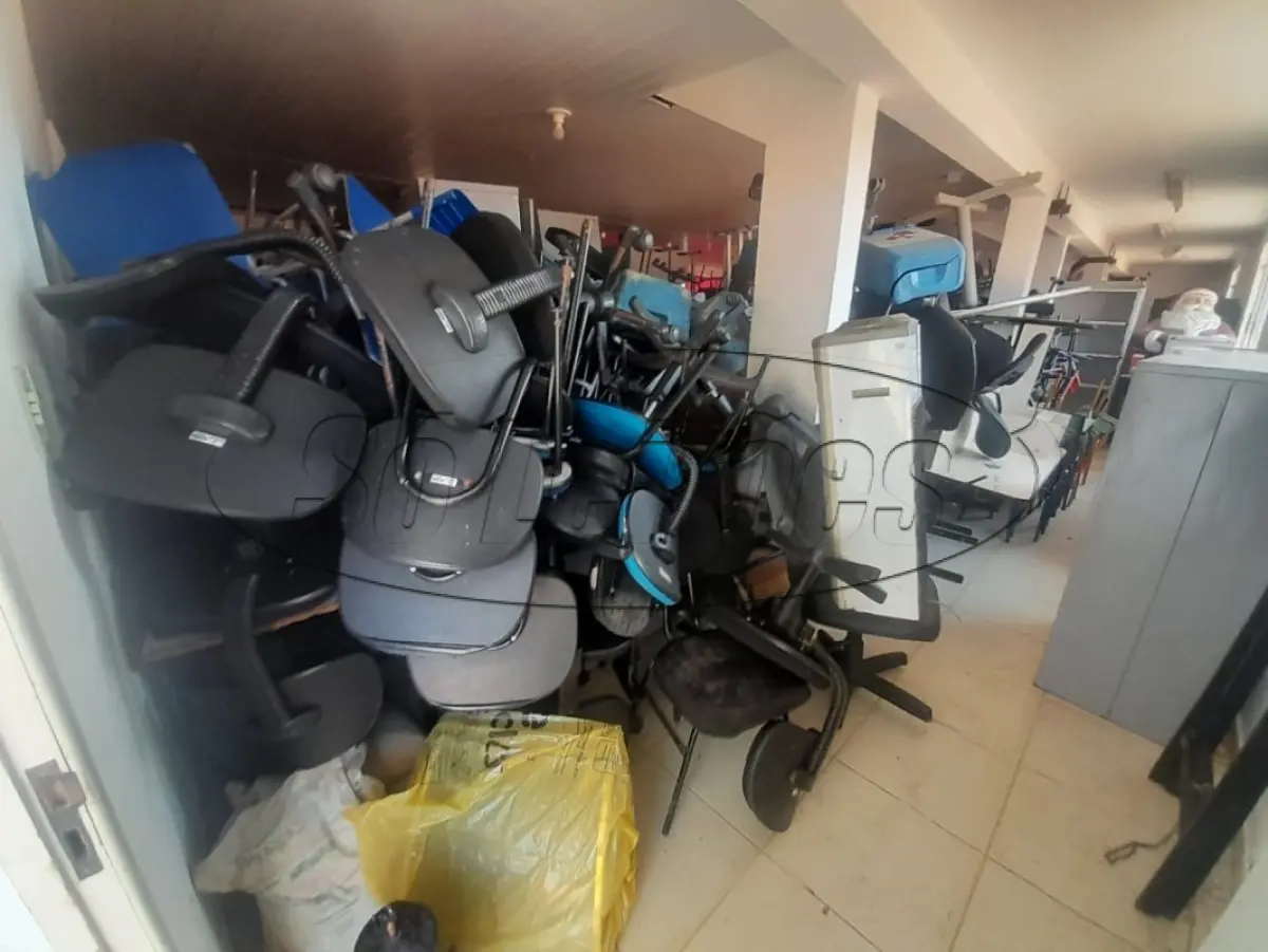 LOTE 010 - Materiais diversos