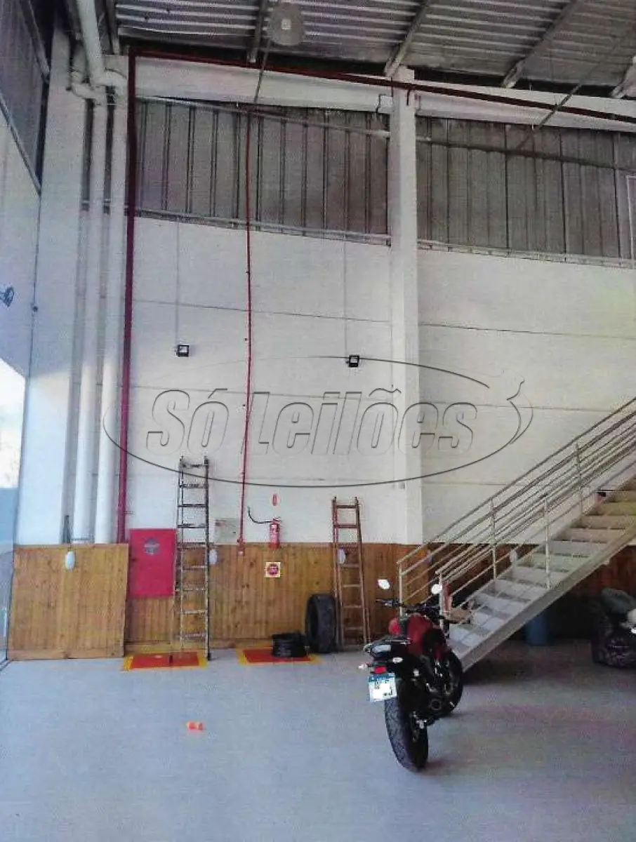 LOTE 001 - Terreno e Galpão