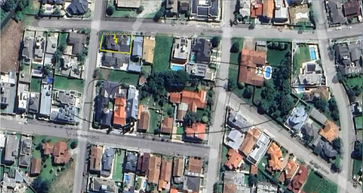 LOTE 001 - Terreno Edificado