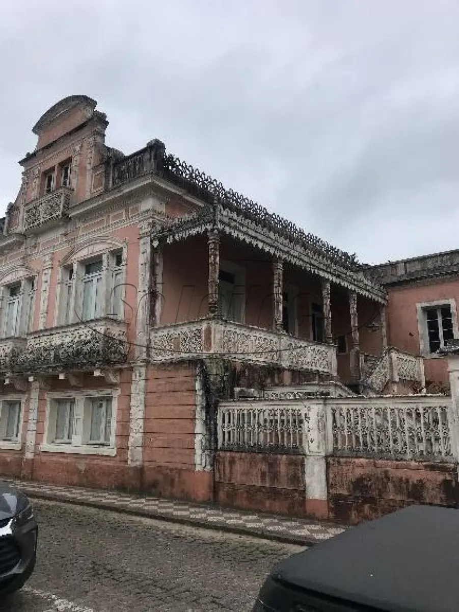 LOTE 003 - TERRENO EDIFICADO EM LAGUNA/SC (CASARÃO)
