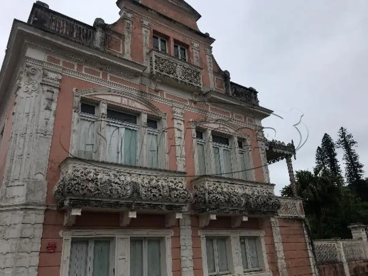 LOTE 003 - TERRENO EDIFICADO EM LAGUNA/SC (CASARÃO)