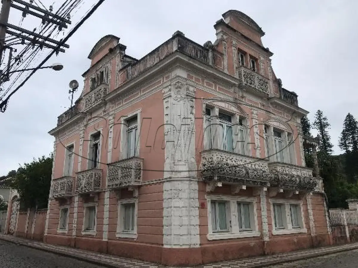 LOTE 003 - TERRENO EDIFICADO EM LAGUNA/SC (CASARÃO)
