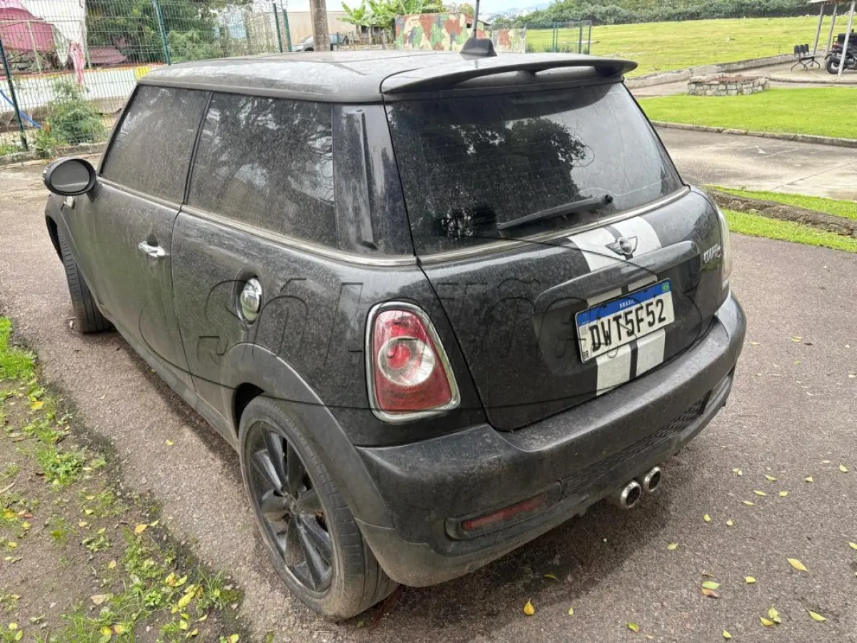 LOTE 001 - MINI COOPER