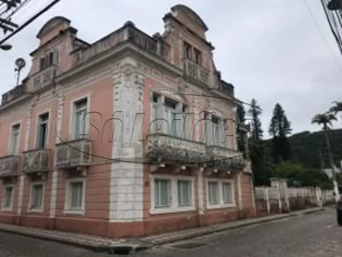 LOTE 003 - TERRENO EDIFICADO EM LAGUNA/SC (CASARÃO)