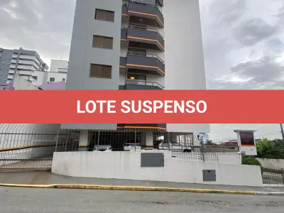 LOTE 001 - Apartamento e garagem
