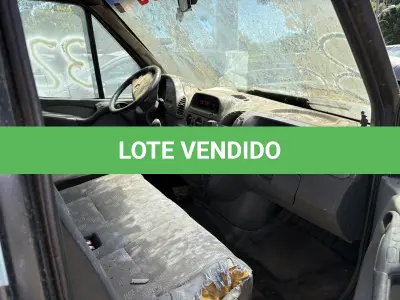 LOTE 032 - FURGÃO