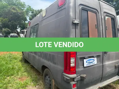 LOTE 027 - FURGÃO