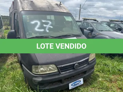 LOTE 027 - FURGÃO
