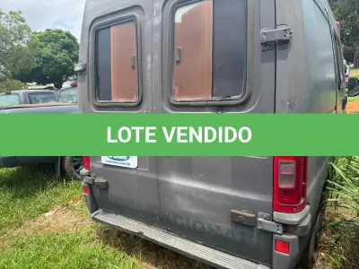 LOTE 027 - FURGÃO