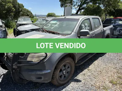 LOTE 037 - PICAPE