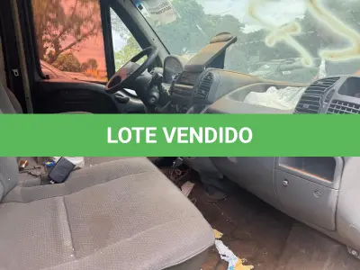 LOTE 027 - FURGÃO
