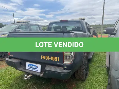 LOTE 049 - PICAPE