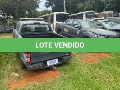 LOTE 046 - PICAPE
