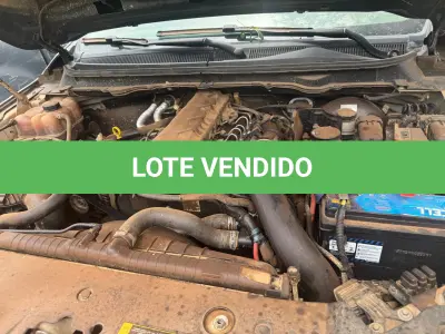 LOTE 055 - PICAPE