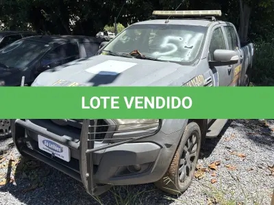 LOTE 054 - PICAPE