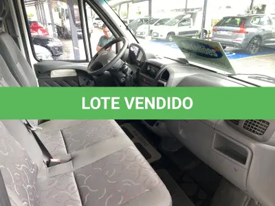 LOTE 001 - Utilitário / Furgão