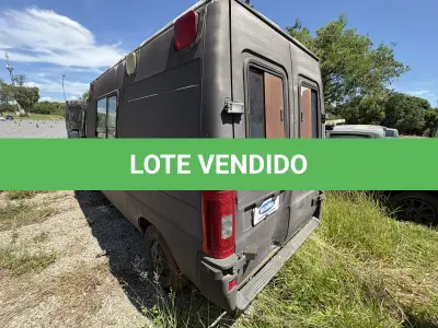 LOTE 027 - FURGÃO