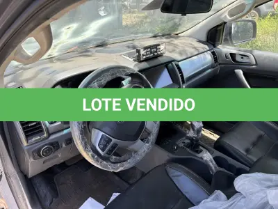 LOTE 047 - PICAPE