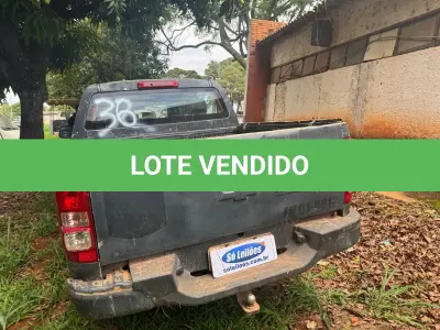 LOTE 036 - PICAPE