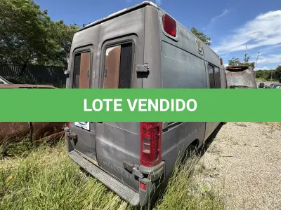 LOTE 027 - FURGÃO
