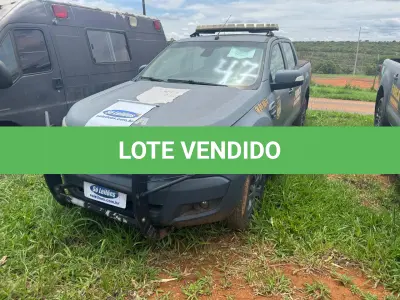LOTE 047 - PICAPE
