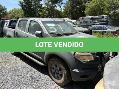 LOTE 037 - PICAPE