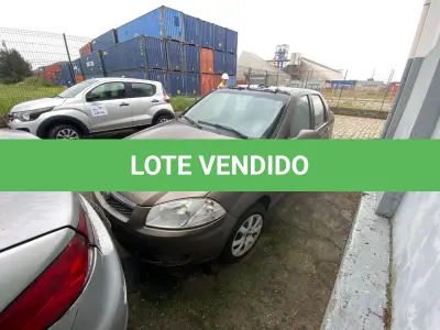 LOTE 016 - Automóvel