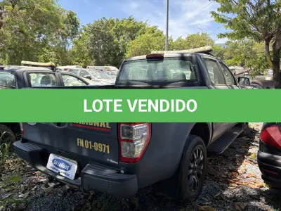 LOTE 054 - PICAPE