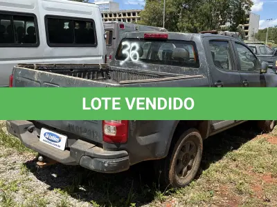 LOTE 036 - PICAPE