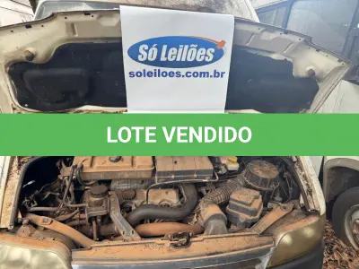 LOTE 026 - FURGÃO