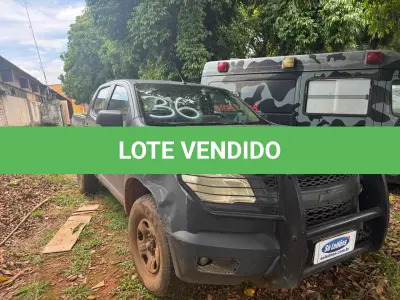 LOTE 036 - PICAPE