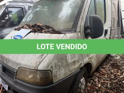LOTE 026 - FURGÃO