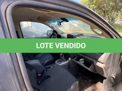 LOTE 038 - PICAPE