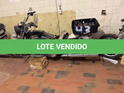LOTE 043 - MOTOCICLETA