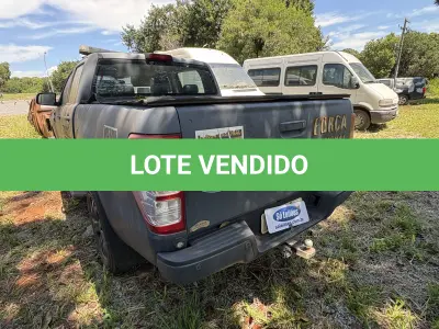 LOTE 052 - PICAPE