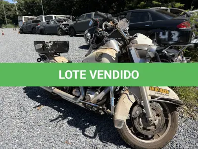 LOTE 045 - MOTOCICLETA