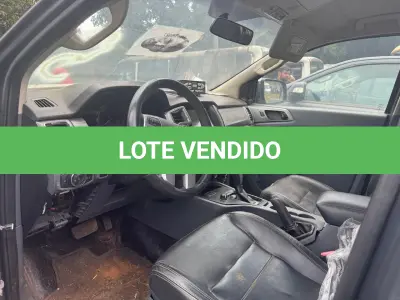 LOTE 052 - PICAPE