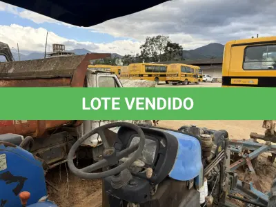 LOTE 008 - Trator