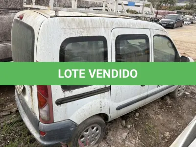 LOTE 003 - Van