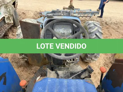 LOTE 008 - Trator