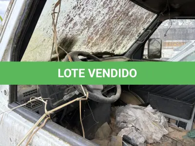 LOTE 014 - Ambulância