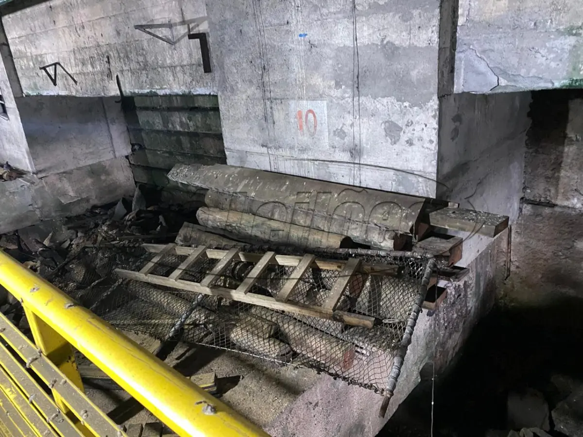 LOTE 014 - Vigas de madeira