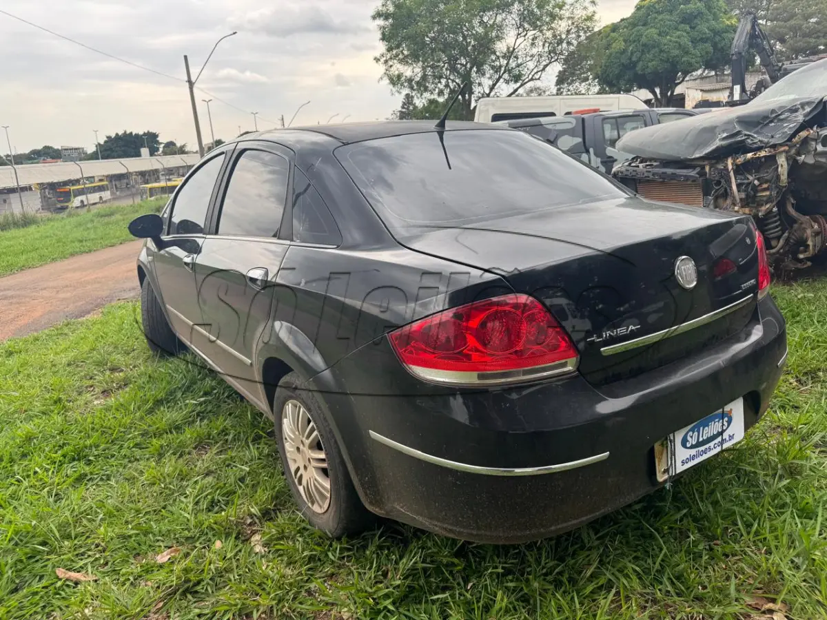 LOTE 033 - AUTOMÓVEL