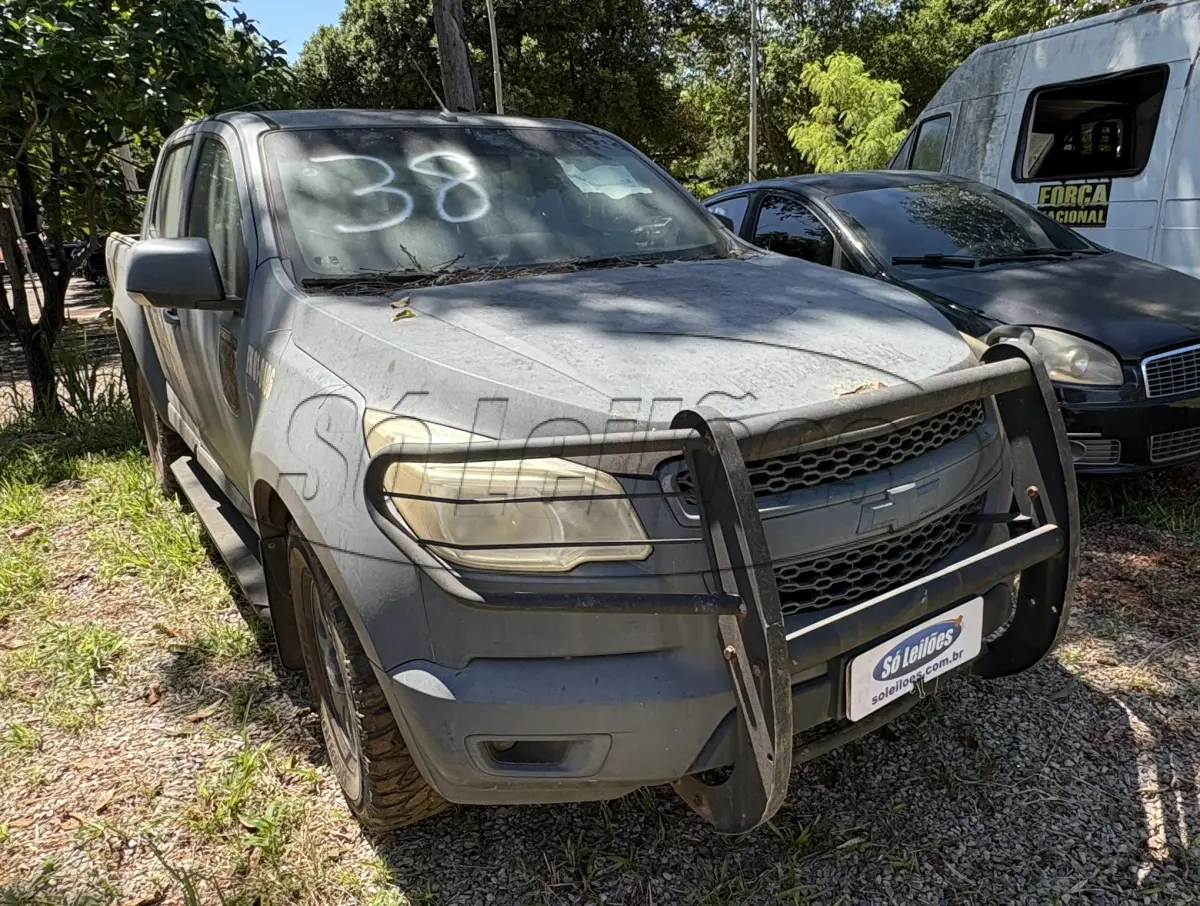 LOTE 038 - PICAPE