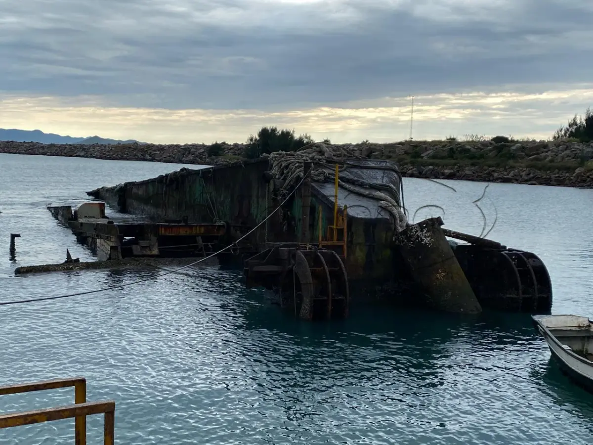 LOTE 002 - Draga de sucção