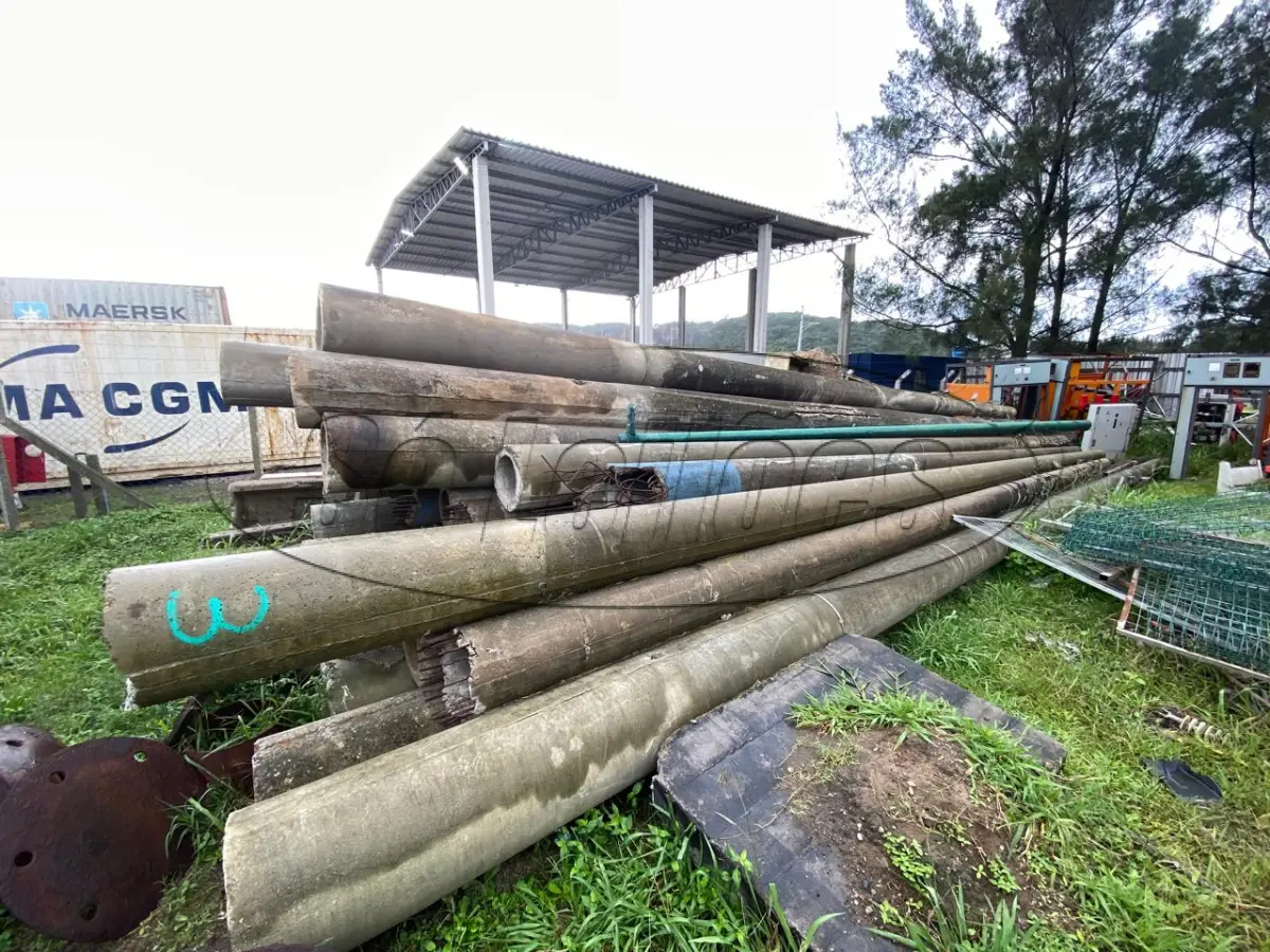 LOTE 001 - Postes de concreto